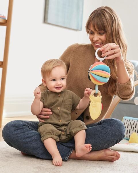 SKIP HOP Askılı Puset Oyuncağı Montessori