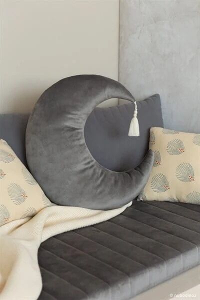 Nobodinoz Pierrot Moon Kadife Yastık, Slate Grey